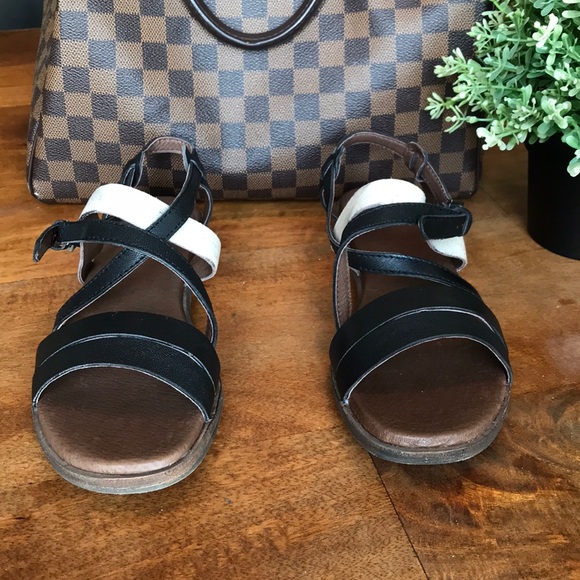 Anthropologie Gee Wawa Sandal - Picture 3 of 8